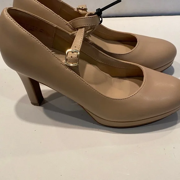 Dream Pairs Tan Platform High Heels - Picture 3 of 9